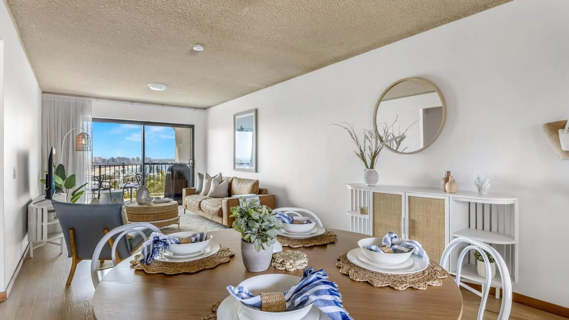 Apartment 2-Bed Near Beach With Bbq & Stunning Ocean Views Alexandra Headland